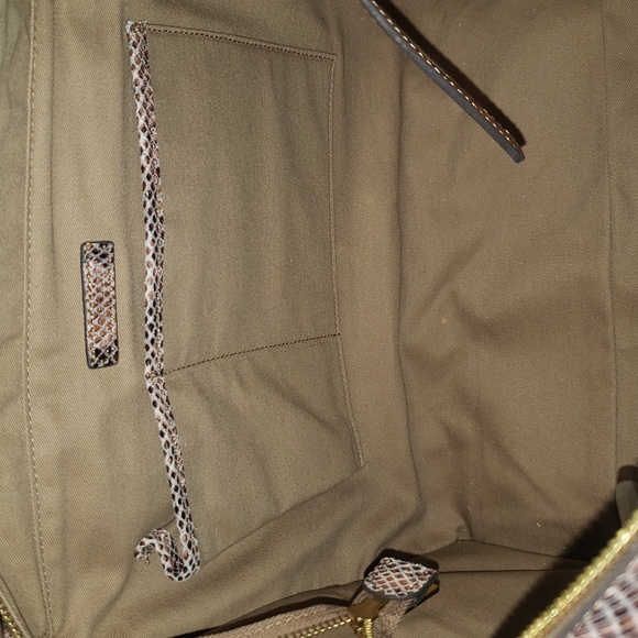 G.I.L.I Snake Printed Leather Bag - Picture 12 of 17